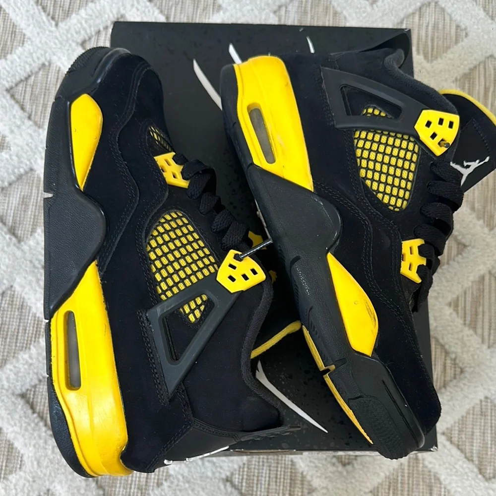 Jordan Black and Yellow Sneakers with Air Unit - Picture 7 of 9